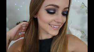 makeup with navy blue dress