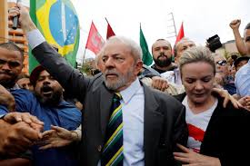 Lula da Silva, condenado a 9 años y medio de prisión por corrupción | Público