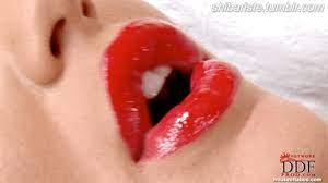Frau nackt mit roten lippen gif
