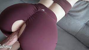 Free Ripped Yoga Pants Porn Videos