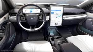Mustang mach e interior price. Ford Mustang Mach E Abmessungen Und Kofferraumvolumen Elektro