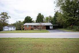 homes in silver point tn with