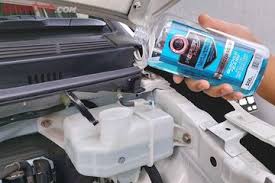 Wiper fluid usually comes in large 1 gallon jugs that can take up a significant amount of storage space in your house or garage and can be too tall for many shelves or cabinets to accommodate. Jenis Campuran Air Wiper Apa Yang Bagus Dan Aman Untuk Digunakan Sonora Id