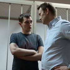 До вступления приговора в силу — навального оставят под стражей. Qebrr4mvwwwsxm