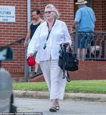Kelly ann mcgillis born july 9 1957 is an american actress whose movies include witness for which she received a golden globe nomination top gun and the accused. Top Gun Bombshell Kelly Mcgillis 62 Is Unrecognizable As She Steps Out In Baggy Ensemble Daily Mail Online