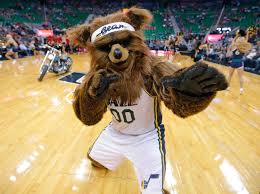 — utah jazz (@utahjazz) january 26, 2019 fans then cheered wildly as the proud mascot strolled off the court with the big catch. Ranking The Nba S Mascots Sports Illustrated