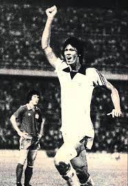 Malaysia menghancurkan permainan bola sepak korea selatan. Sabah Born Legend James Wong Celebrates His Winning Goal Against South Korea At Stadium Merdeka On April 6 1980 His National Football Teams Malaysia Football
