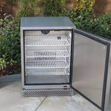 With complete 304 stainless steel construction, the series ii outdoor refrigerator is built for durability. Bull Premium Outdoor Refrigerator Series Ii A Bell Bbq Accessories