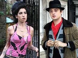 Pete doherty et amy winehouse, à londres, le 14 mai 2008. Amy Winehouse S Dad Doesn T Approve Of Pete Doherty People Com