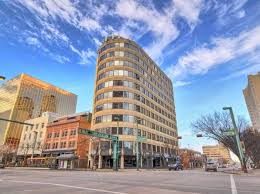 downtown edmonton luxury apartments for