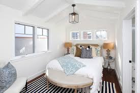 decorating a small bedroom on a budget