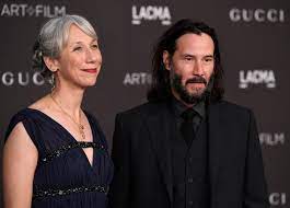 Keanu Reeves dating 'age-appropriate ...