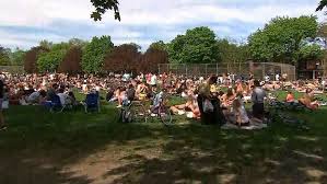 The western boundary of the park is crawford street, several hundred feet before crawford intersects with dundas st. Isolation Fatigue Partly To Blame For Mass Gathering At Toronto Park Expert Says Ctv News