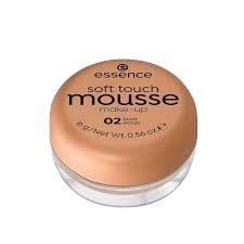 essence soft touch mousse makeup 02
