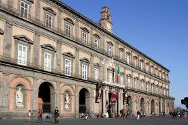 Lo stile delle decorazioni corrisponde alle tre epoche principali nella storia del palazzo. Palazzo Reale Di Napoli Fidelity Viaggi