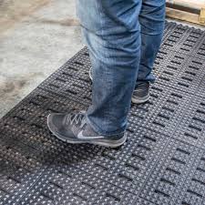 interlocking rubber mat