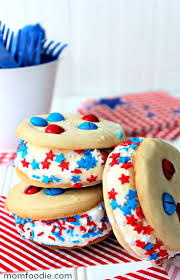 These frozen bananas are super cute and kid friendly treats for all summer long! Red White And Blue Ice Cream Sandwiches Easy Patriotic Dessert Mom Foodie