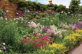 comfortably casual cottage gardens