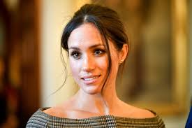Her hair was very big and curly in the childhood photos that are floating around on the internet. What Hairstyle Will Meghan Markle Have For The Royal Wedding And What Is Her Natural Hair Colour