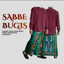 Kain yang oleh masyarakat setempat diberi nama lipa'sabbe ini adalah sarung khas bagi suku bugis. Jual Sarung Sutra Sabbe Bugis Hijau Kab Pamekasan Cak Bas Strore Tokopedia