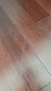 do dysons scratch hardwood floors