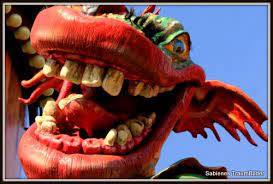 Zähneputzen hilft demnach hauptsächlich durch das fluor in der zahnpasta, das die zahnoberfläche abhärtet. Karius Und Baktus Die Helden Der Kindlichen Zahnhygiene