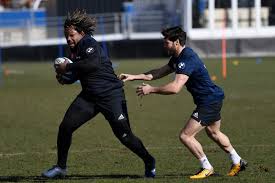 They are referred to as les chanticleers or less commonly as les tricolores. Rugby Six Nations France Italie Cinq Changements Dans Le Xv De Depart