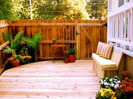 This type of deck can only be made in areas that do not have a deep winter frost. Small Deck Design Ideas Diy