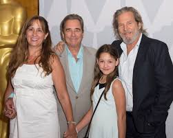 Jeff bridges and his wife of over 40 years susan geston looked a picture of marital bliss as they stepped out in new york city on tuesday. Beau And Jeff Bridges A Brotherly Bond At The Academy Oscars Org Academy Of Motion Picture Arts And Sciences