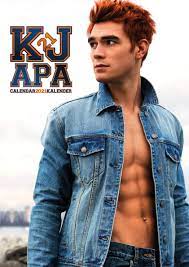 Along with his two older sisters, apa is part samoan, thanks to his father, keneti, who is of samoan descent and a. Kj Apa 2021 Riverdale Amazon De Apa K J Fremdsprachige Bucher