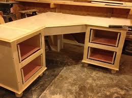 Small corner desk woodworking plans adirondack chair designs free. Corner Desk Diy Building Plans How To Build A Corner Desk