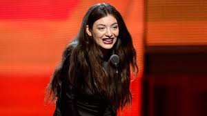 lorde reveals her flaws on twitter