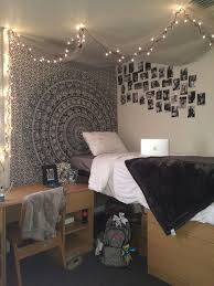 10 ways to decorate your dorm room this