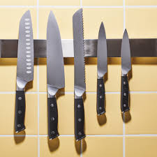 5 essential kitchen knives you need