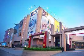 Lulu mall located in kochi is the largest shopping mall in india in terms of retail area and has over 225 outlets. Lulu Mall Kochi World Of Happiness