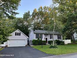 7 goldfinch road queensbury ny 12804