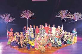 Maybe you would like to learn more about one of these? Bonny Lee Gigih Majukan Tarian Tradisi Melayu