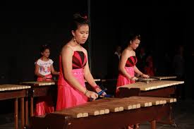 Aramba ini merupakan alat musik melodis yang terbuat dari logam kuningan atau perunggu. Indonesia Go Id Alat Musik Indonesia Yang Mendunia