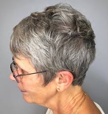 The haircut is a normal bob with a side parting at the front. 20 Elegant Hairstyles For Women Over 70 To Pull Off In 2021