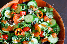 Raw Spicy Tomato Jalapeño Vinaigrette Salad (oil- & salt-free)