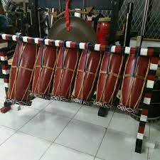 Gambus, alat musik petik khas suku melayu yang mendapat pengaruh dari. Satu Set Taganing Tagading Alat Musik Pukul Tradisional Tapanuli Batak Alat Alat Musik 538726400