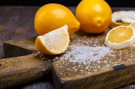 how to clean your oven with lemon
