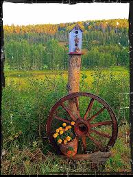 Wagon Wheel Decor