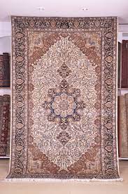 kashmiri carpet at best in new