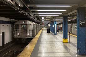 This particular train was part of the derailment at 125th. What S Up With The Nyc Subway Line That Has Some Of The Oldest Trains In The System New York Yimby