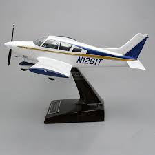 piper pa 28 180 model airplane