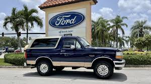 1994 ford bronco ed bauer looks good