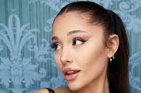 ariana grande announces new song coming