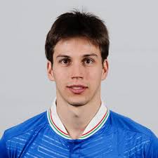 Gabriel Lima, in posa con la maglia della nazionale italiana (uefa.com) - Gabriel-Lima