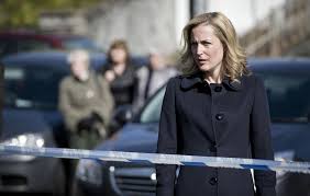 The fall star gillian anderson writes about the allure of her detective character on the returning netflix drama, and offers a theory about why viewers can't look away. Gillian Anderson Hints At Fourth Season Of The Fall